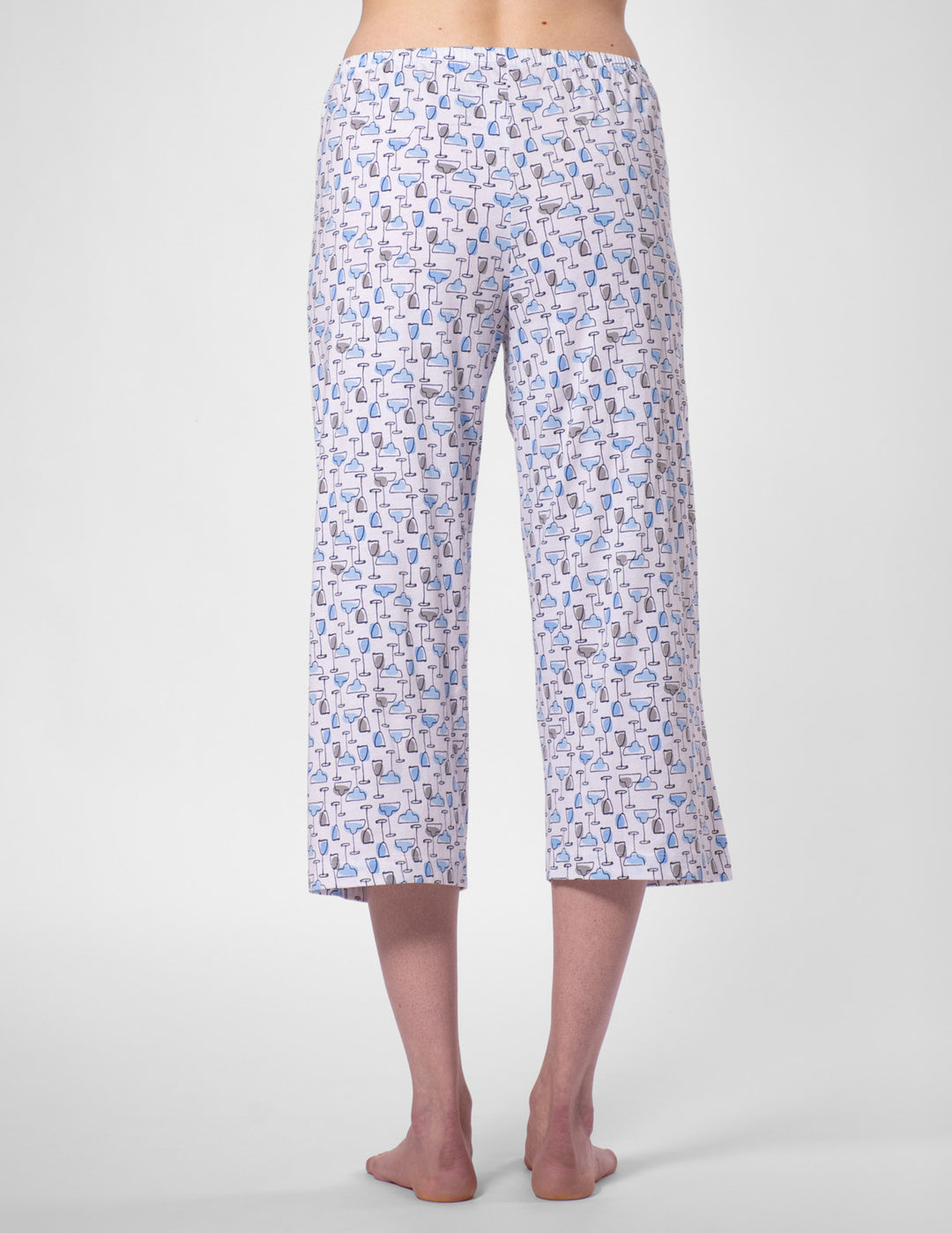 Capri pants with a pattern on a plain background