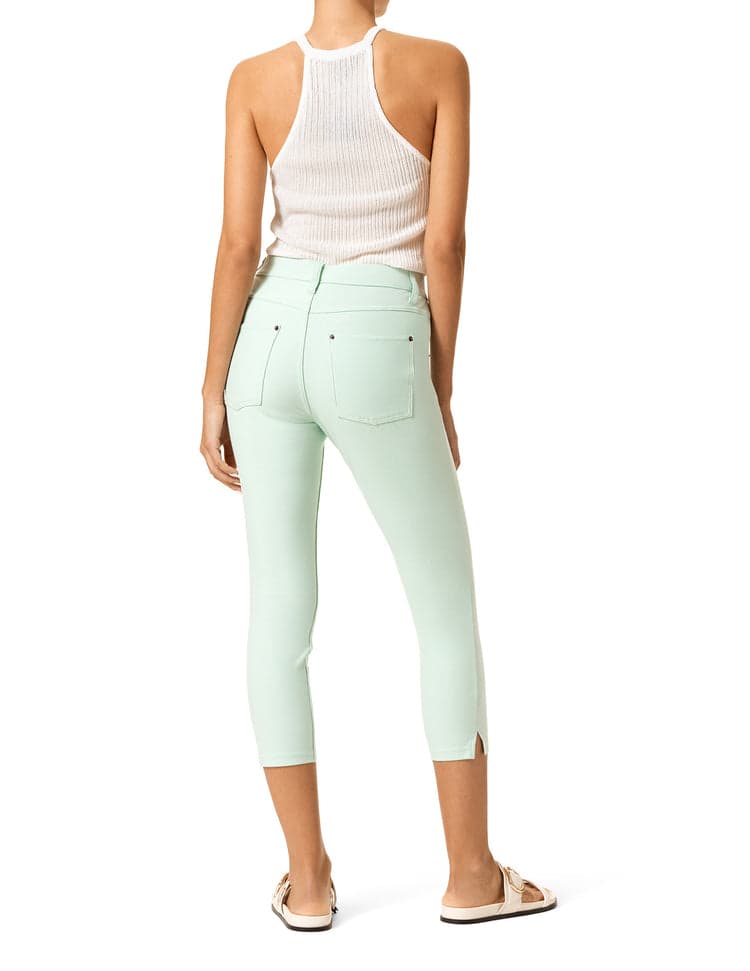 Essential Denim Mid-Rise Capri