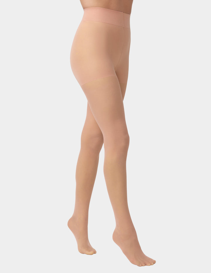 Model wearing Hue Sheer Tights in Natural