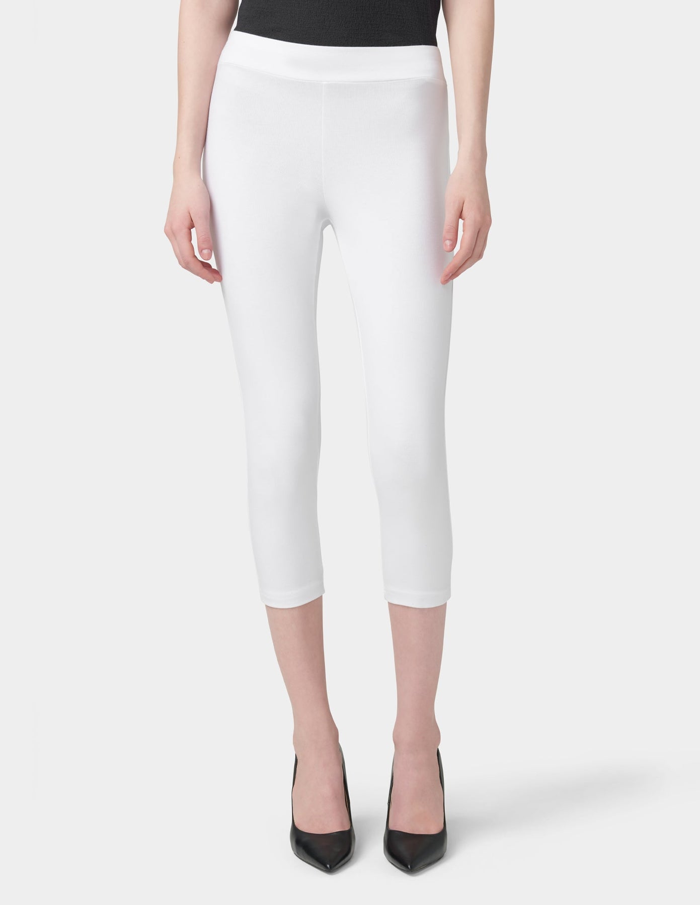 thumbnail image 2 of HUE Women's Blackout Cotton Capri Leggings - Wide Waistband Comfort 2 of 11
