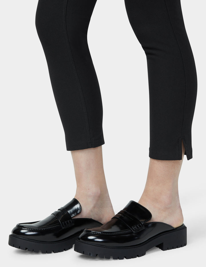 Essential Denim Mid-Rise Capri