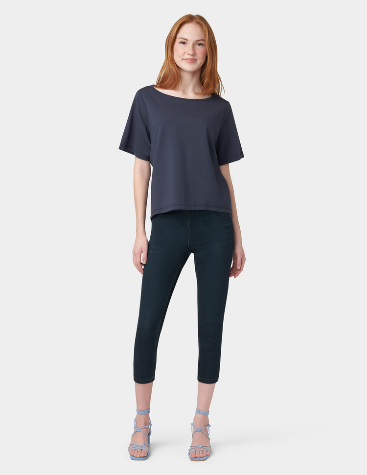 Hi-Rise Ultra Soft Denim Capri Legging | HUE