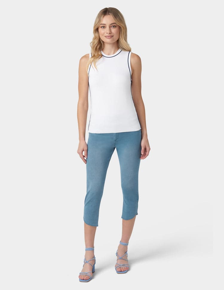 Game Changing Tulip Hem Capri