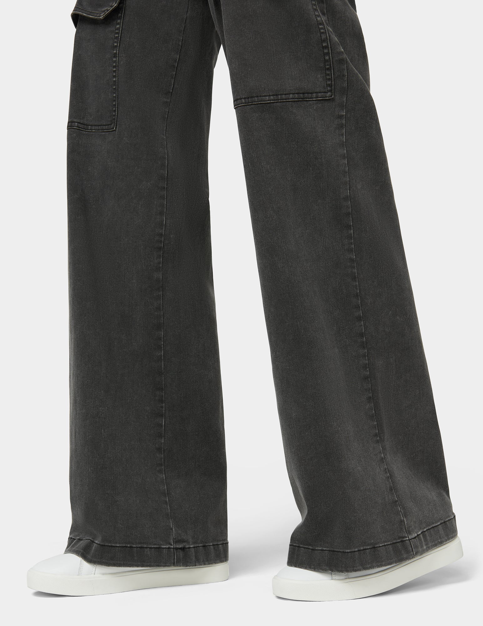 パンツ C/N WASHER CURVED FLARE WIDE CARGO No Boundaries Mineral Wash Cargo Flare Pants, 31'' Inseam